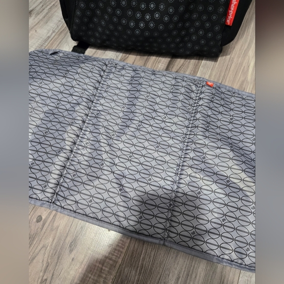 Fisher-Price Fashion diaper backpack Black With Pad And Wipes Holder - Picture 3 of 11